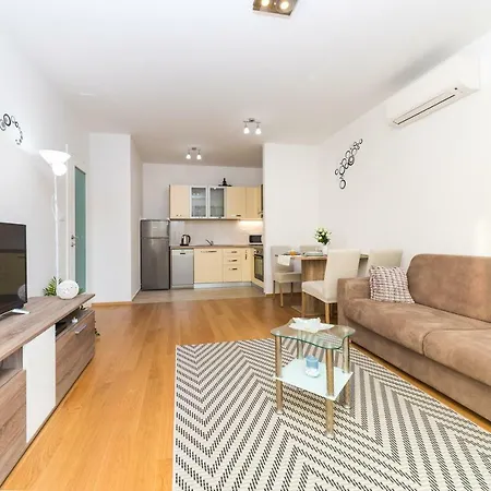 Apartment Alora *