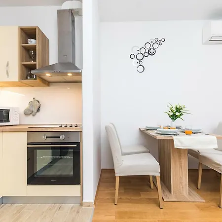 Alora Apartment *